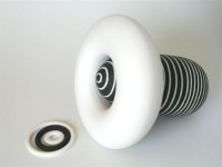 white_o_with_black_and_white